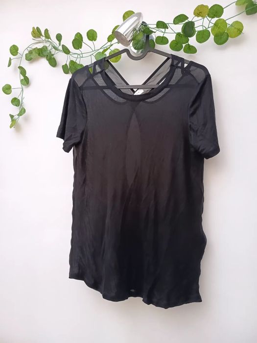 T-shirt Preta Desportiva