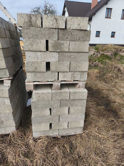 Sprzedam bloczki fundamentowe
