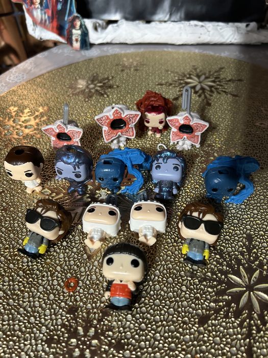 Колокційні іграшки Kinder Joy Stranger Things