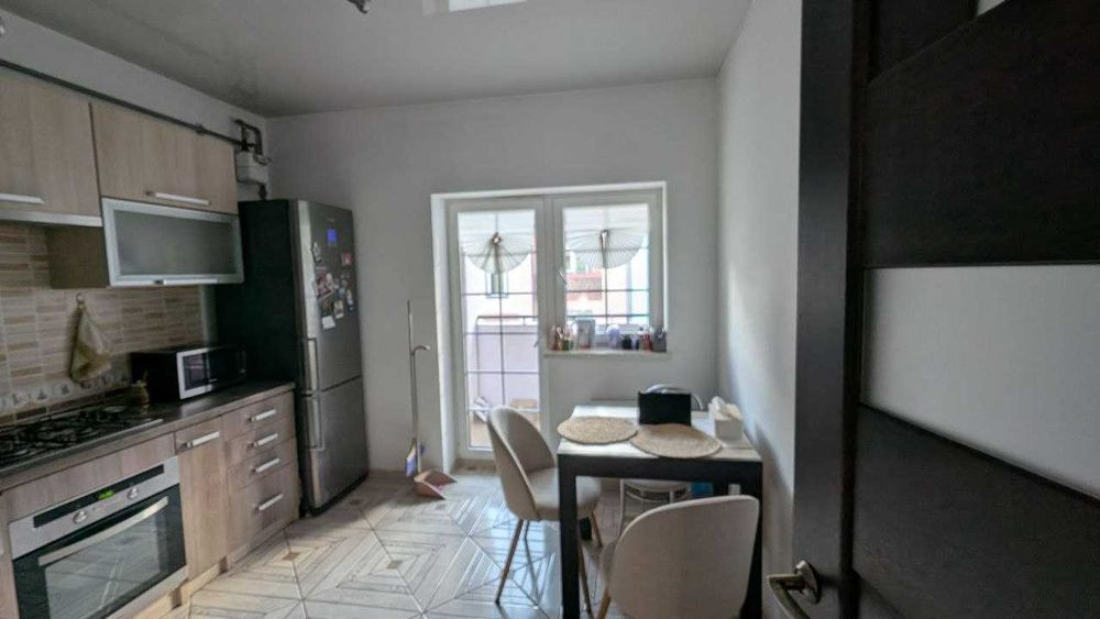 Продається двох'ярусна квартира - Винники, вул. Лисика