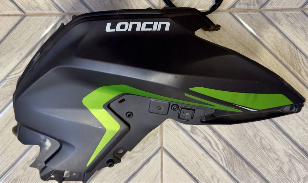Пластик баку loncin cr4 lx-15 250. Правий
