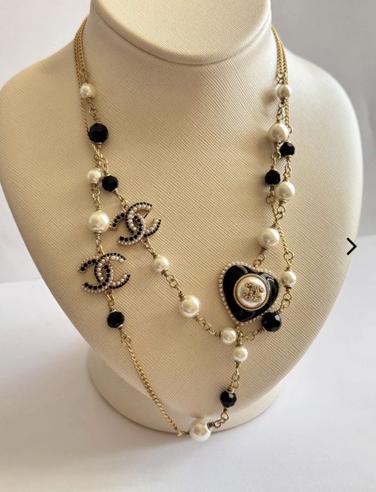 Подвеска / бусы / колье Chanel