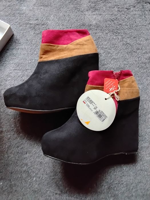 Botki trójkolorowe.