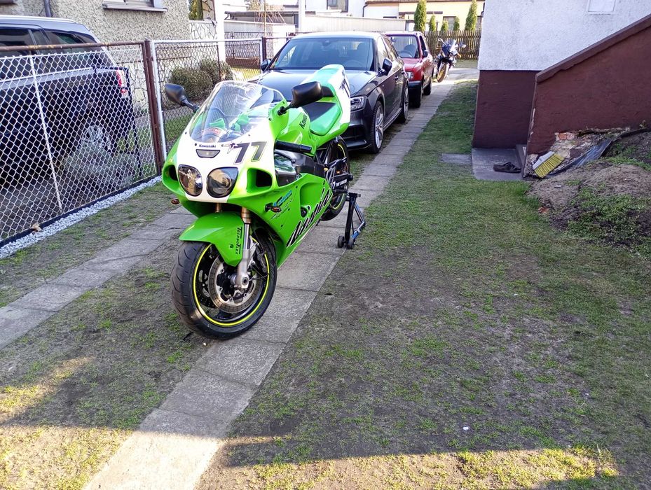Zx7r zxr750 CBR 900rr
