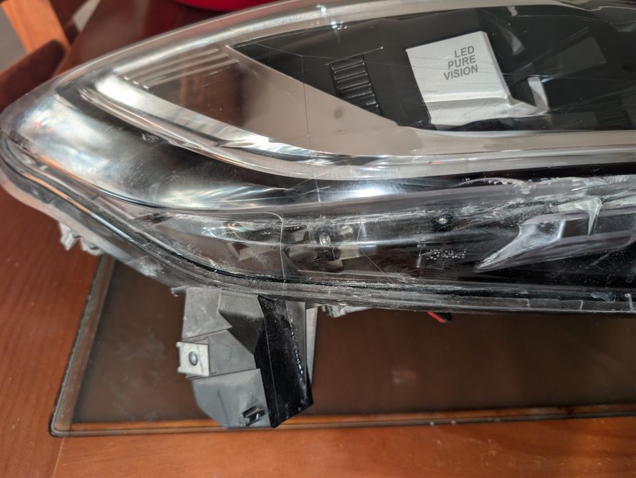 Farol Renault Kadjar 2015-2026 Dir