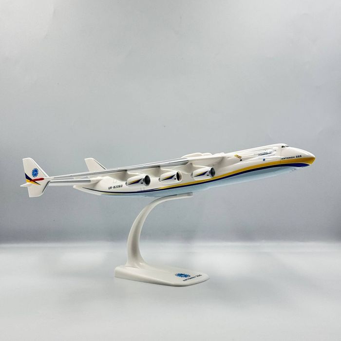 Модель літака Ан-225 Мрія масштаб 1:250 (33 см) Herpa (Німеччина