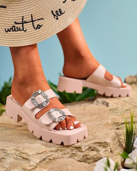 36 37 38 klapki 39 40 41 na platformie grubej podeszwie z kryształkami