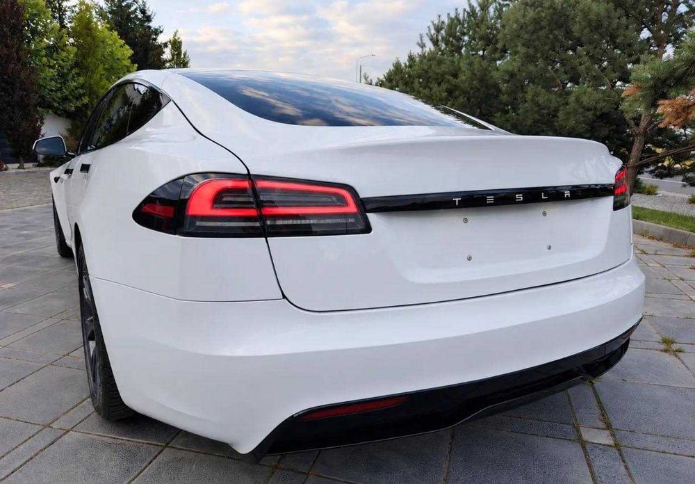 Tesla Model S 2022