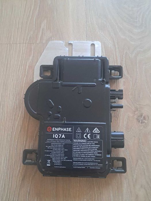 Microinversores e Box EDP Re:dy + dijuntores