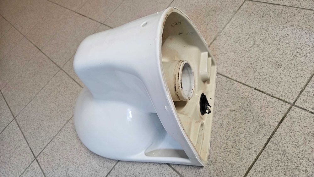 Sanita suspenso branco