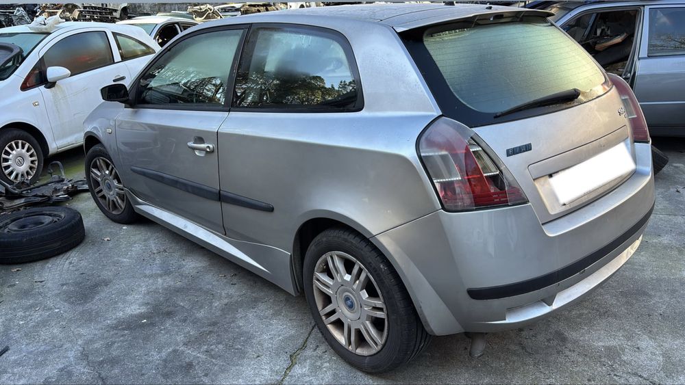 Fiat Stilo para peças