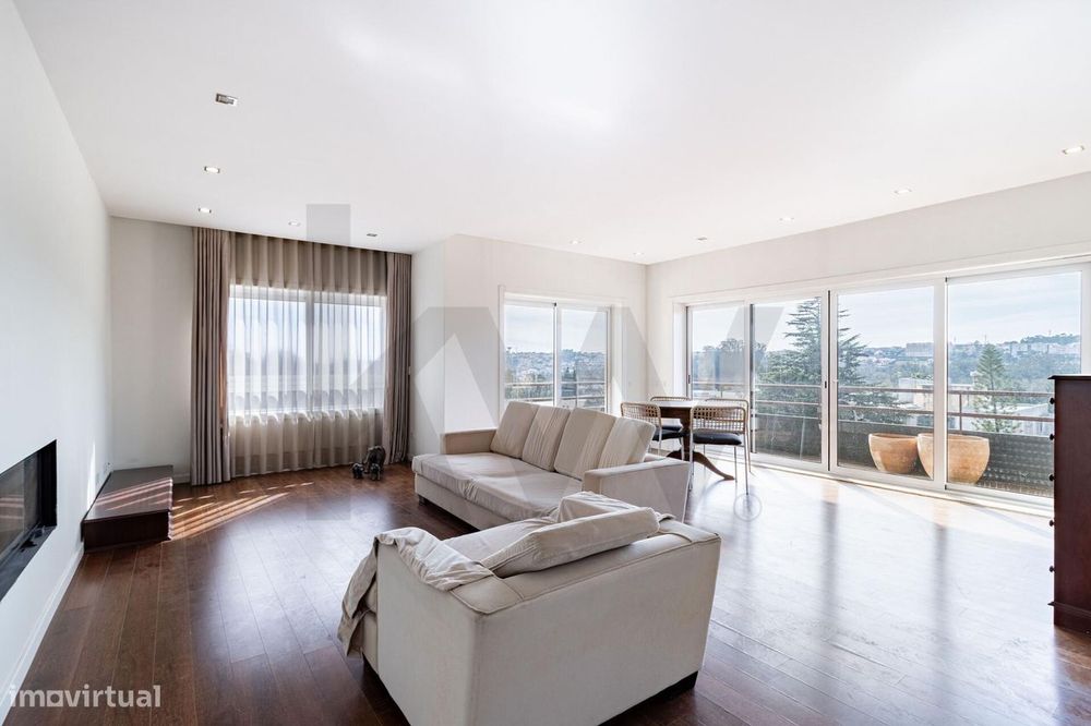 Apartamento T3 Renovado no Coração de S. João da Madeira – Luz, Confor