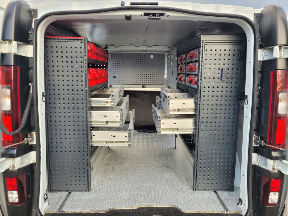 Renault Trafic ZABUDOWA BOTT 2xDRZWI BOCZNE KLIMA KAMERA FV23%  Zabudowa BOTT Klima Kamera Webasto Tempomat Gwar.przeb.FV23%