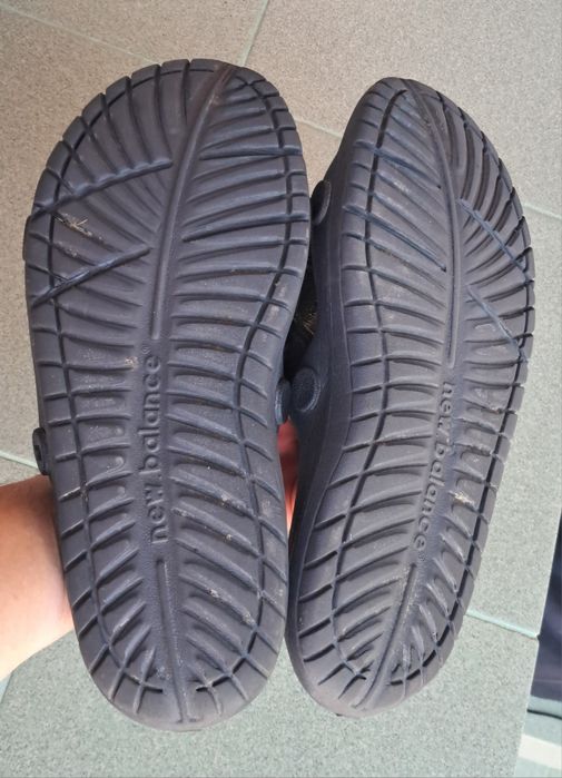 Продам оригінальні шльопки New Balance