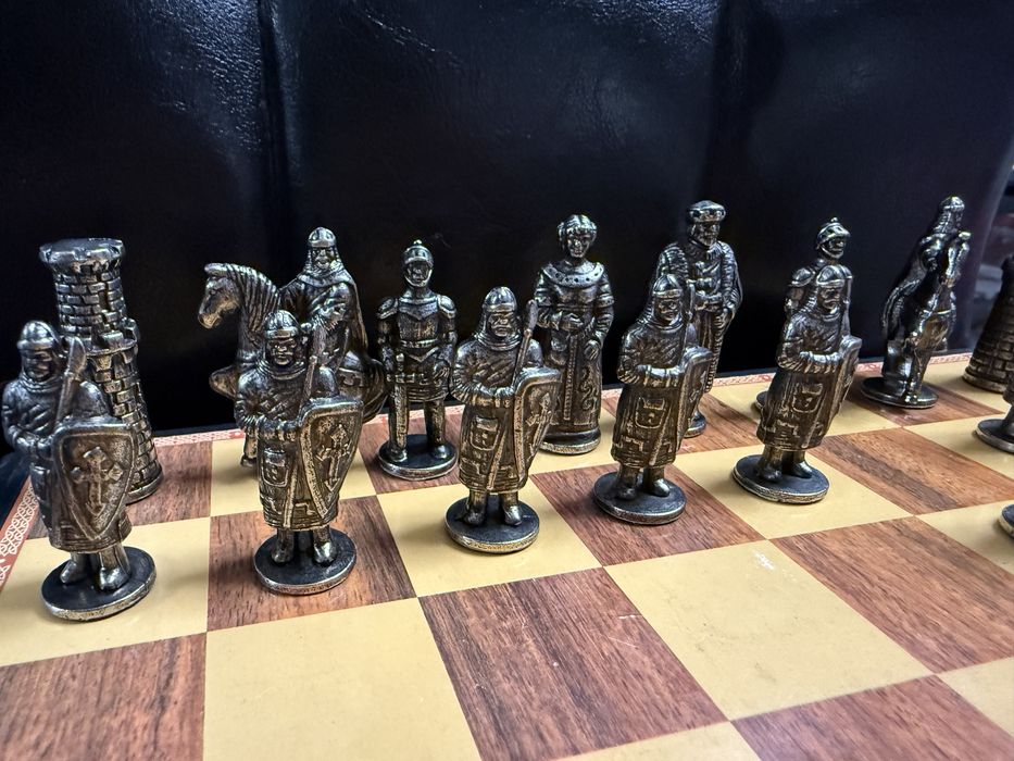 Великі шахи, бронзові шахмати, бронза