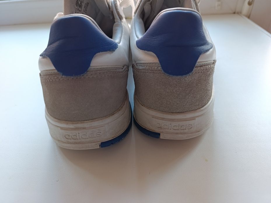 Кросівки чоловічі кожані 44 розмір Adidas