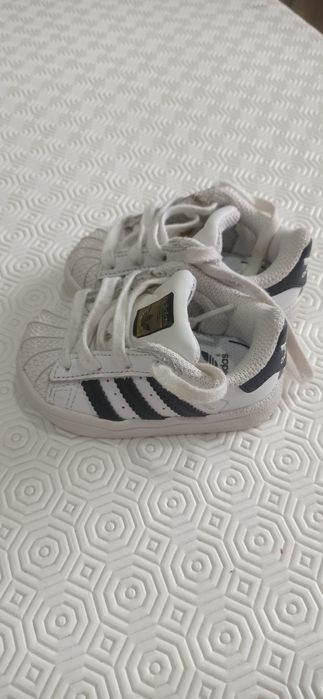Vendo adidas superstar unisexo