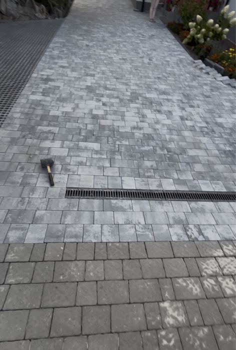 Укладання бруківки