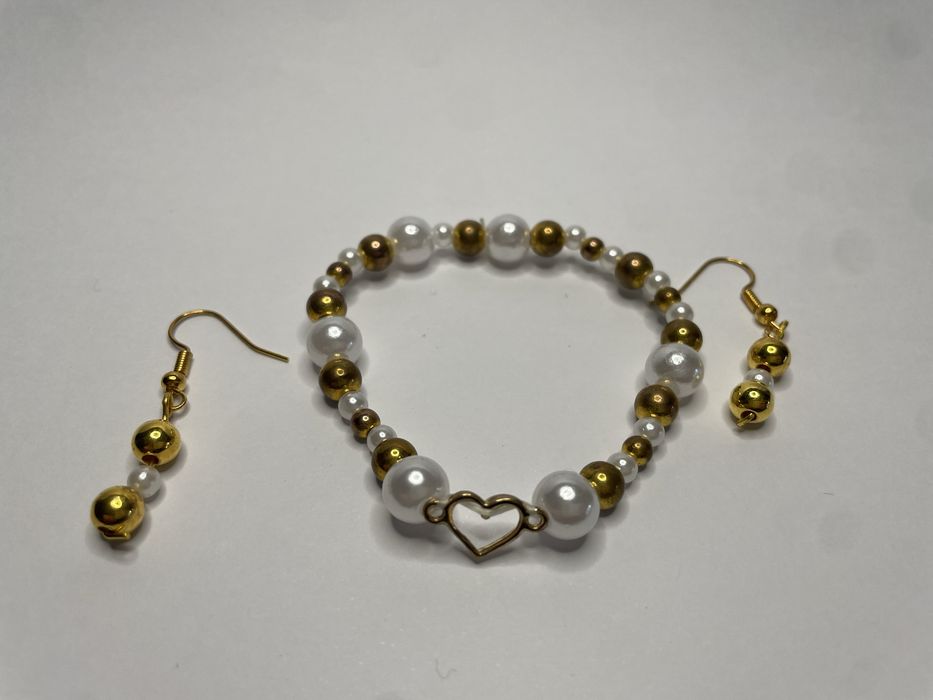 Bransoletka z kolczykami. Recznie robiona