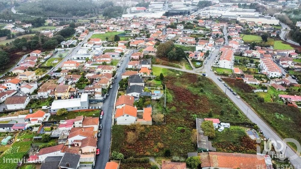 Terreno em Vila de Cucujães