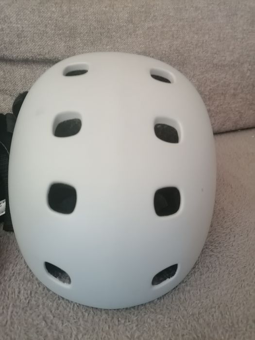 Sprzedam kask i ochraniacze