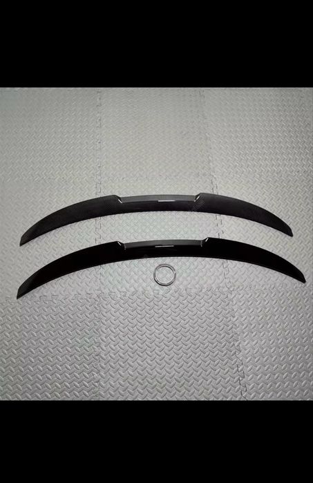 Spoiler traseiro para BMW G24 e G26 Grand Coupe Preto Brilhante