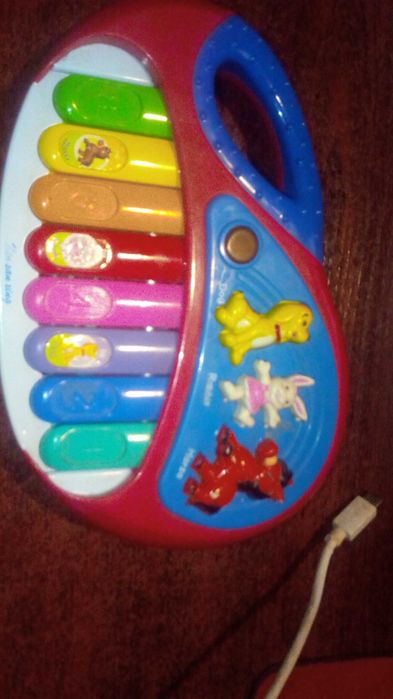 продам детское пианино для детей от 2 до 4 лет