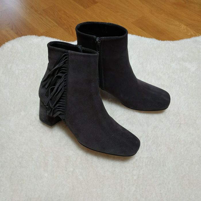 Сірі ботильйони Braska