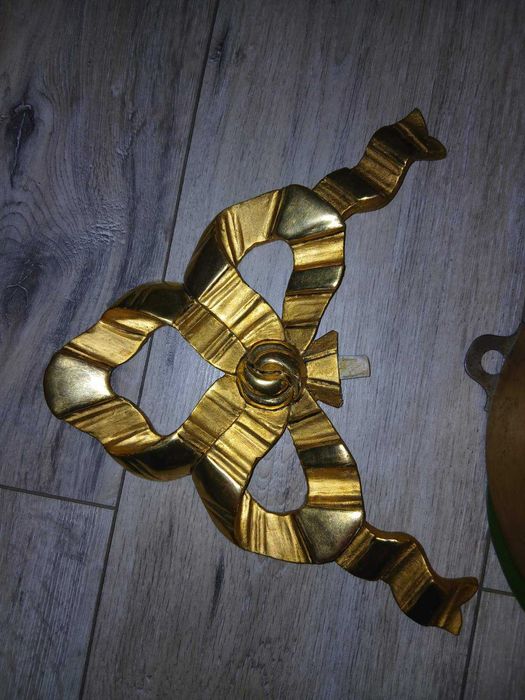 Настінний позолочений годинник , зроблено в Європі,дуже гарний, робочи