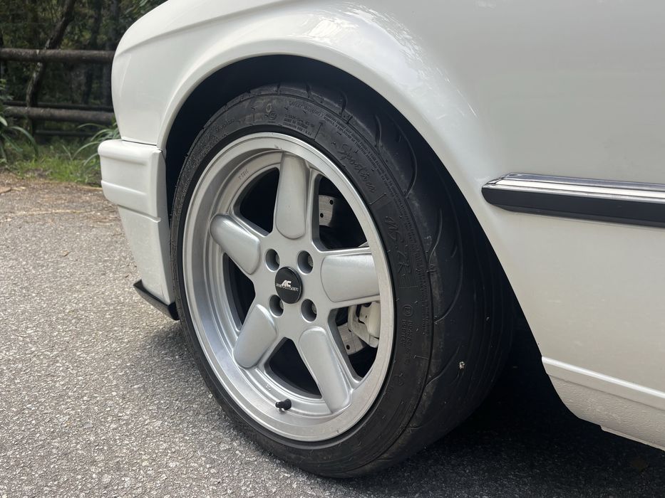 Bmw e30 coupe classico