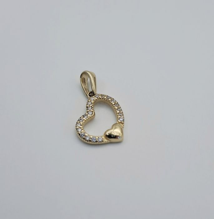 Złota zawieszka / serce z cyrkoniami/ złoto 585 / 14 K