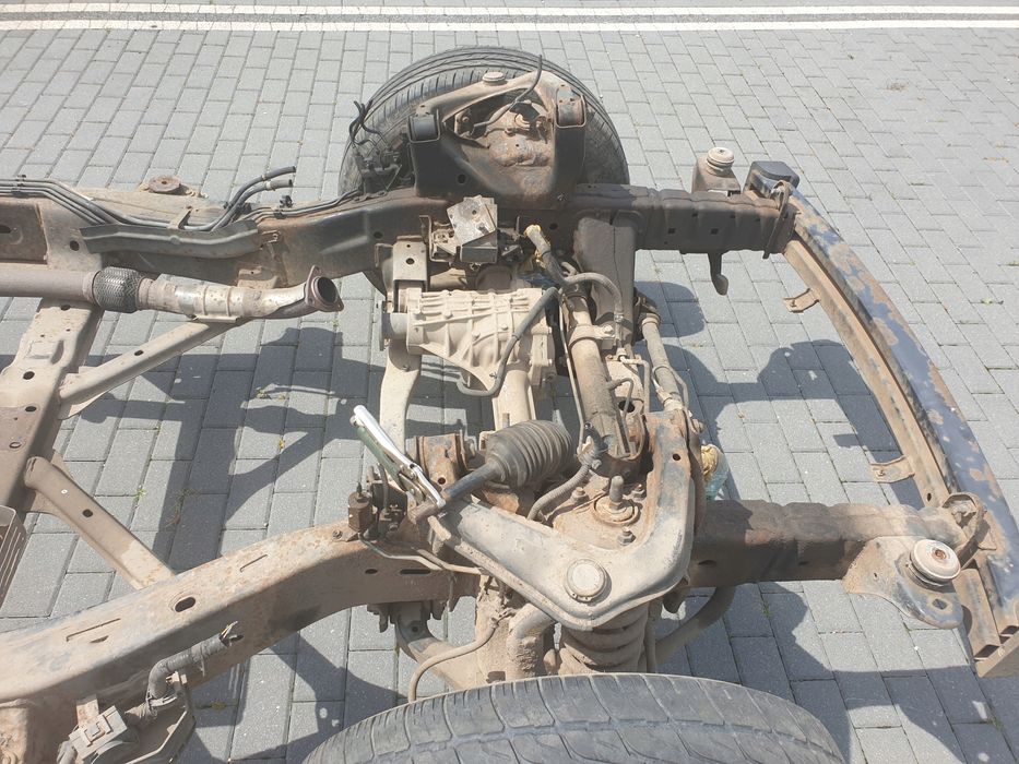 nissan pathfinder r51 2.5 dci rama goła konstrukcja