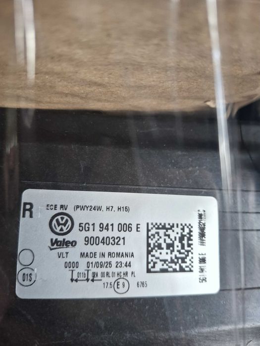 Volkswagen Golf VII 7 Variant Reflektor Prawy OEM Valeo 5G1941006E NOWY