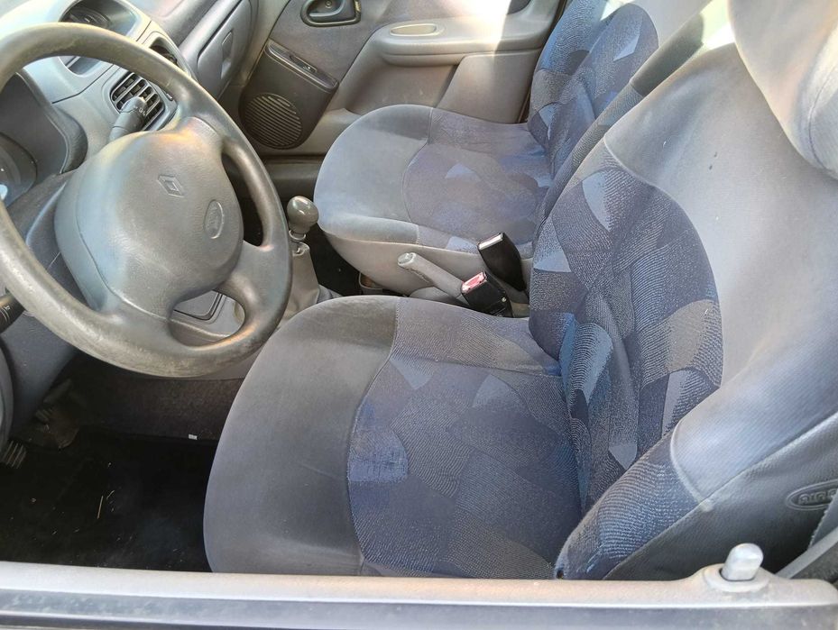 Renault Clio 1.2 1450€ com inspeção