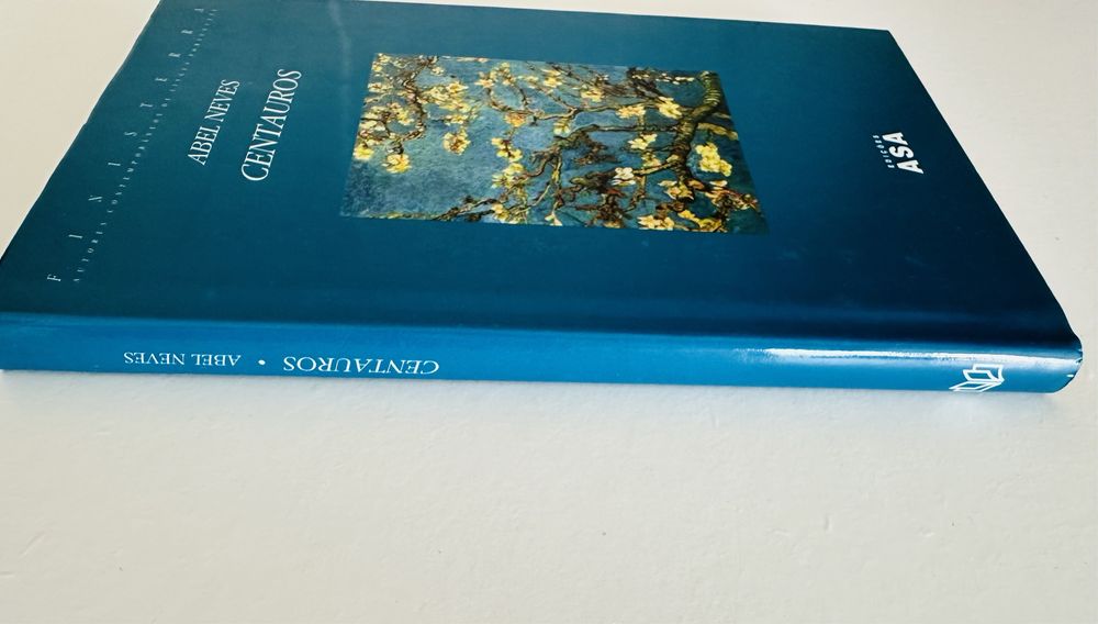 Livro CENTAUROS, de Abel Neves