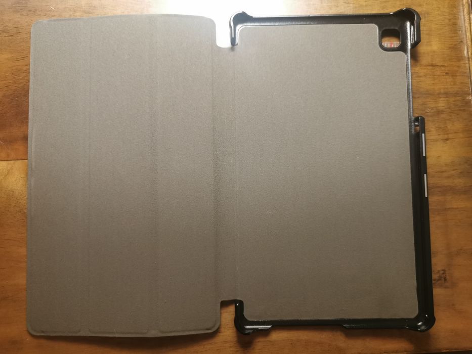 Etui  z klapką na tablet Samsung 8,7 cala