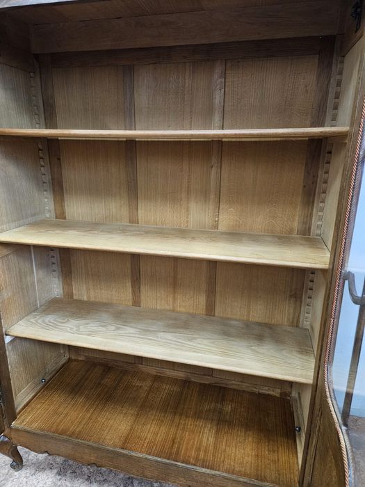Ładna stylowa biblioteczka Ludwikowska witryna Francja /
