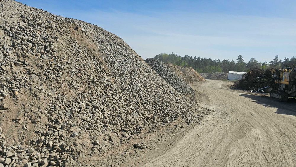 Kruszywo betonowe,ziemia,kamień,żwir,piasek,pulpa,transport  1-28 ton