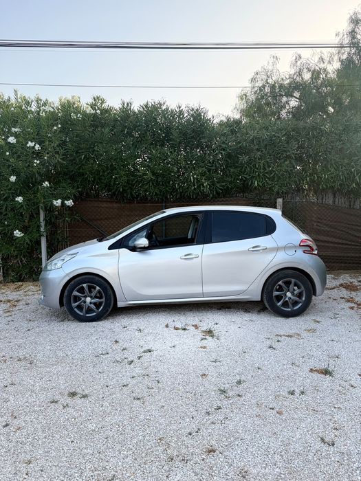 Peugeot 208 — fotografia 7