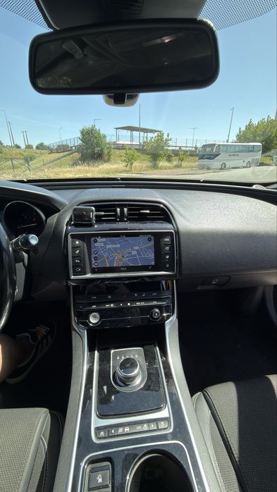 Jaguar XE R-Sport 2017