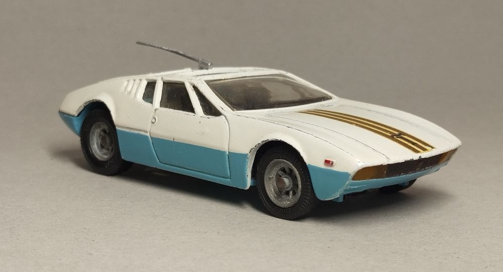 Mangusta de tomaso Corgi Toys 1/43