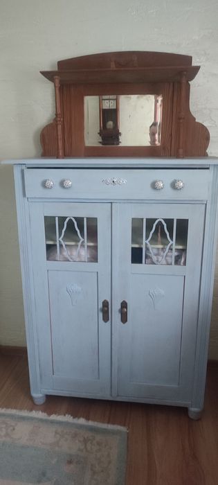 Antyk bieliźniarka z lustrem i komoda