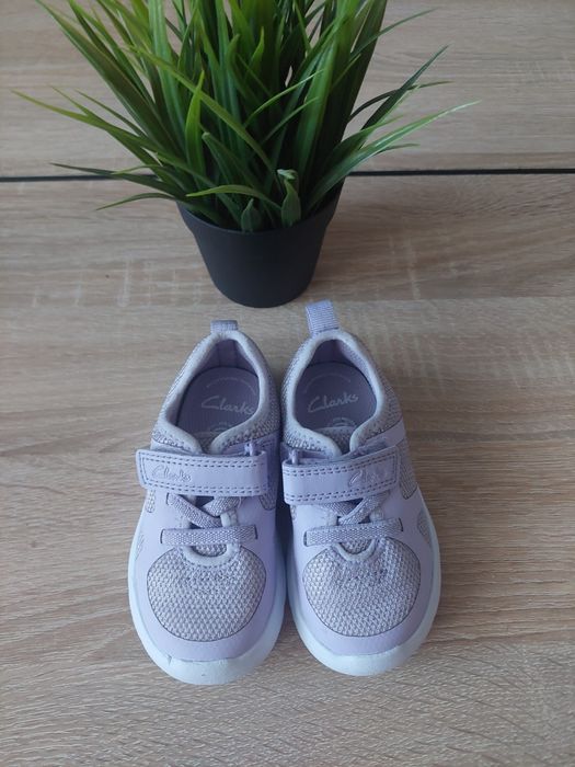 Фірмове взуття для дівчинки 20-21р