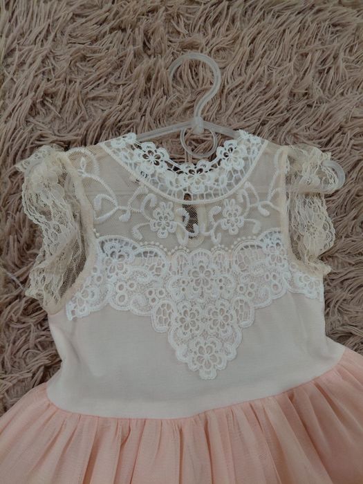 Сукня святкова мереживна