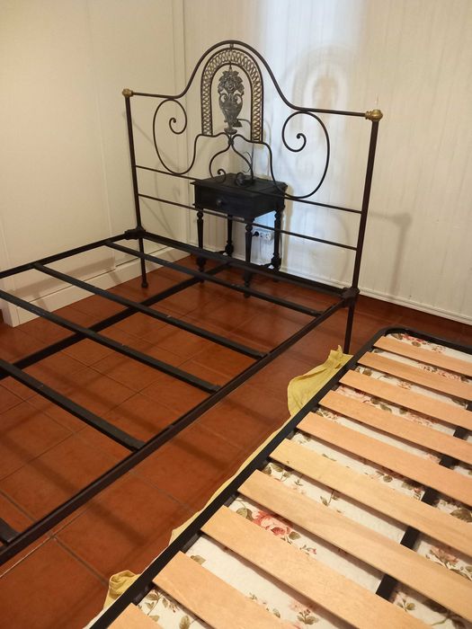 Cama de casal rústica em ferro
