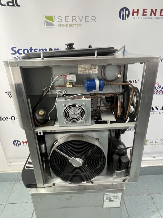 Фризер для мʼягкого морозива Taylor C707