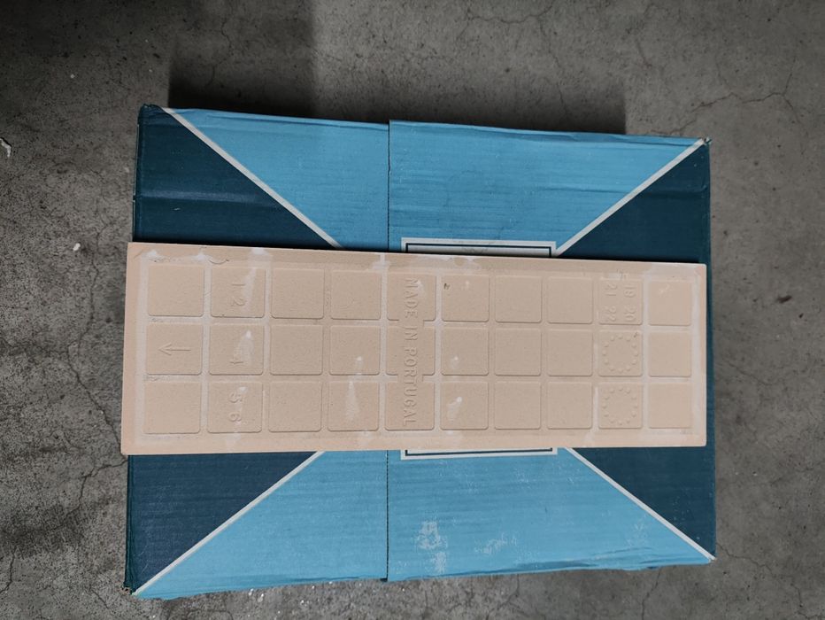 Azulejos ceragni cream emoticons 10x30