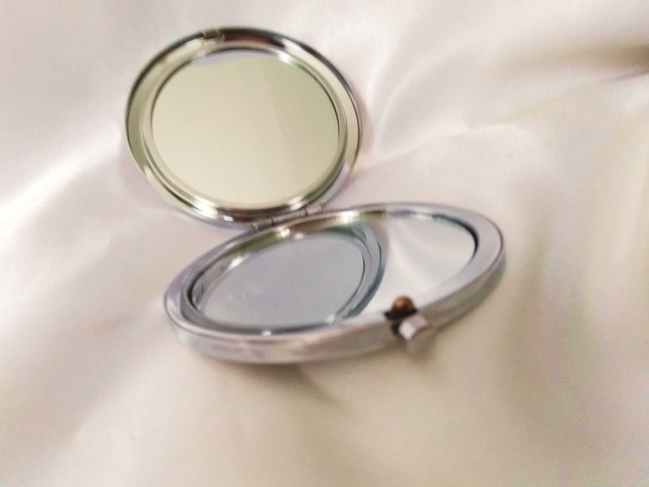 Дзеркальце косметичне "Краб" з стразами в подарунковій коробці