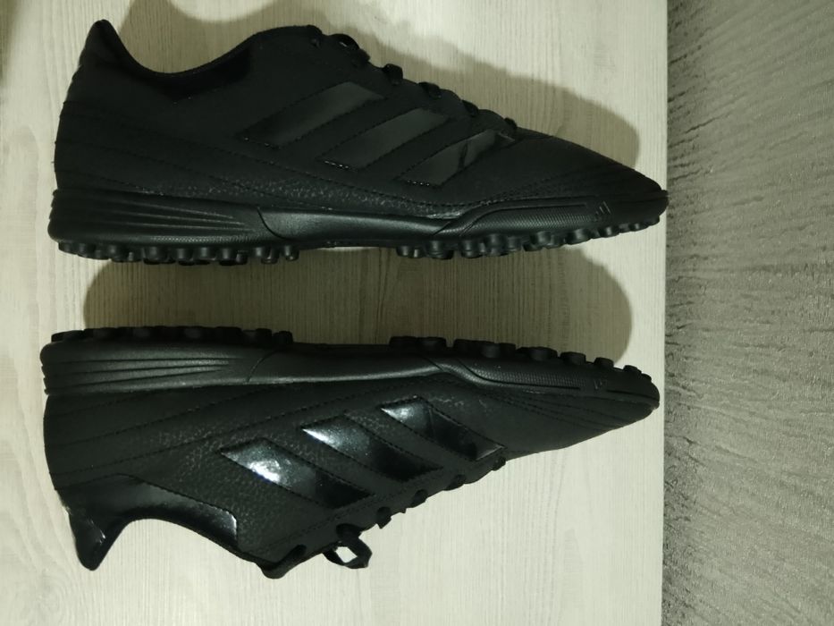 Сороконожки Adidas оригінальні 44-45 р. Нові