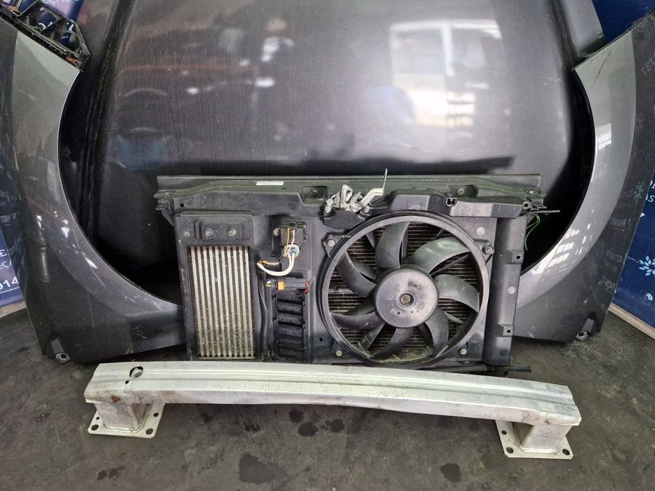 Frente completa usada PEUGEOT 308 1.6 HDI capot parachoques oticas
